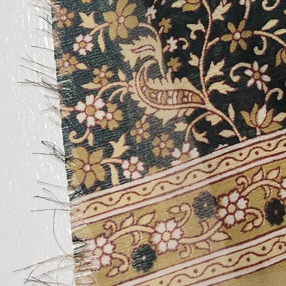 Saree in a Floral Brown and Green - Unstitched- NEW ! - Picture 7 of 8
